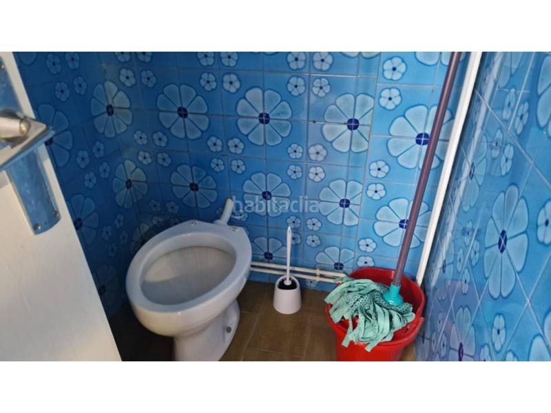 Foto 5dcadd51-a434-4fbf-8db9-de230a11e454. Local comercial local en venta zona font capellans en Manresa