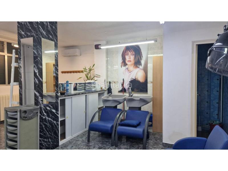 Foto 8b58cfcf-d848-4d49-8eab-ac03e2840239. Local comercial local en venta zona font capellans en Manresa