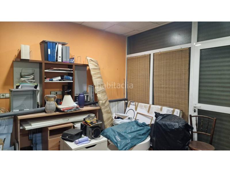 Foto dd264813-4680-443f-852c-fd1630aa3f1c. Local comercial local en venta zona font capellans en Manresa