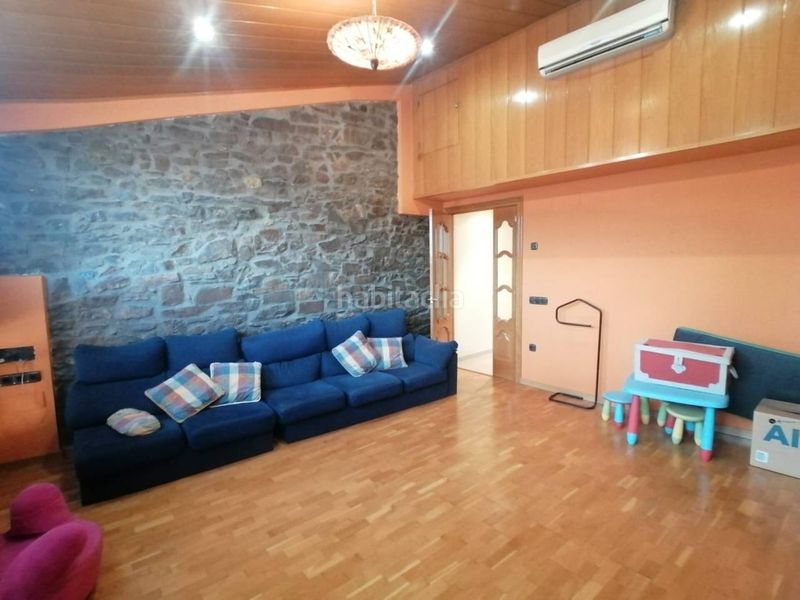 Foto eacc390a-7766-4d37-86d2-82940cd3742d. Casa amb calefacció aparcament piscina a Balsareny