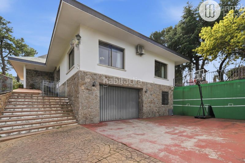 Foto 29618393-5ea8-4178-a69a-2c8334ae0dbb. Xalet amb calefacció aparcament piscina a Las Lomas Boadilla del Monte