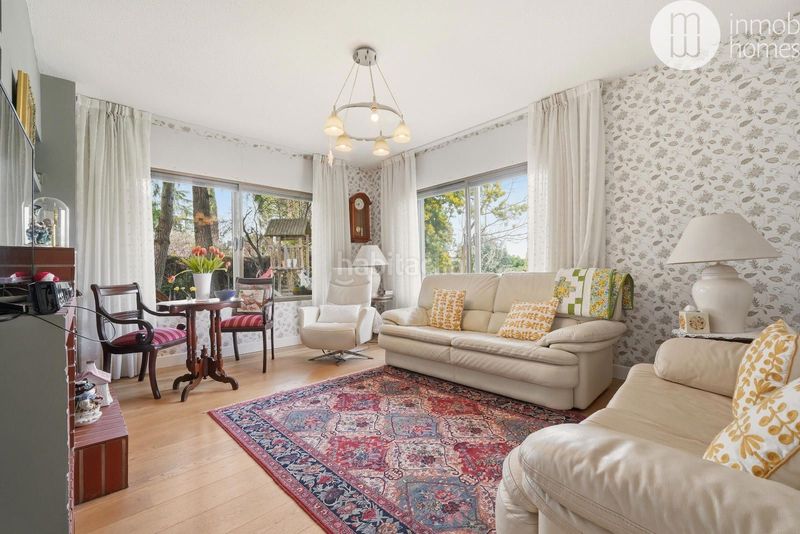 Foto 43400d29-5b9e-419c-923c-95411cd8195d. Xalet amb calefacció aparcament piscina a Las Lomas Boadilla del Monte