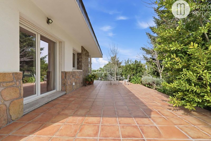 Foto 5eba064d-fba8-4a75-9673-8e83a9b853fe. Xalet amb calefacció aparcament piscina a Las Lomas Boadilla del Monte