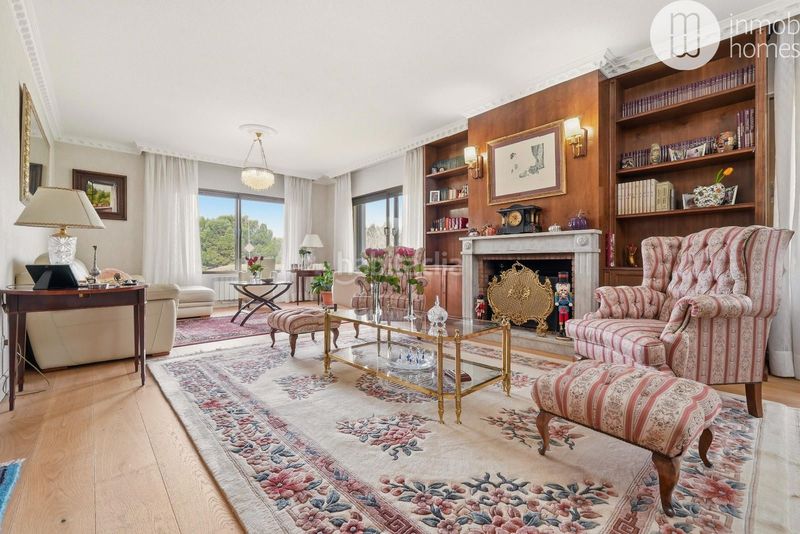 Foto 6dccaca9-eb28-4ecc-857f-1b44aface88c. Xalet amb calefacció aparcament piscina a Las Lomas Boadilla del Monte