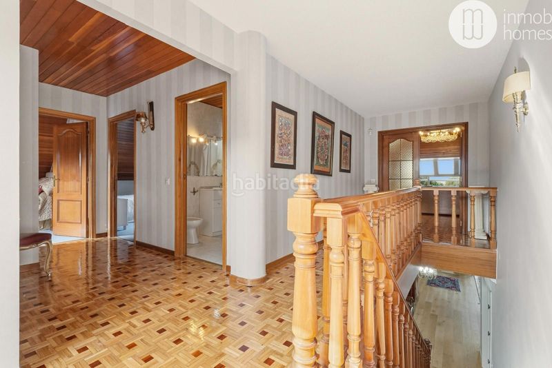 Foto 7a8f8660-b9ae-4467-b3a7-2e4cda5a1611. Xalet amb calefacció aparcament piscina a Las Lomas Boadilla del Monte