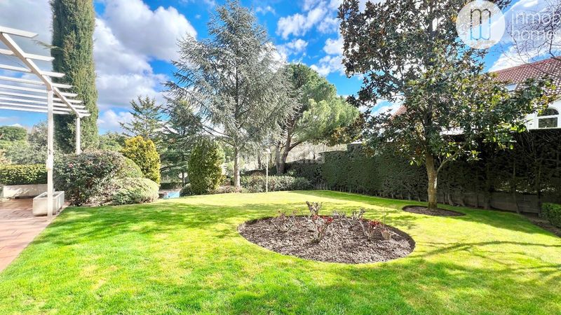 Foto 30285186-05a8-40d4-8de9-c51a8d7cf2bb. Xalet amb calefacció aparcament piscina a Bonanza Boadilla del Monte