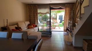 Lloguer Dúplex a Vallpineda-Santa Bàrbara. Dúplex con jardín