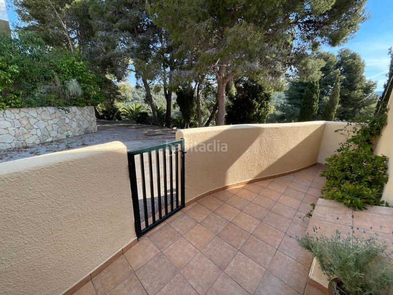 Foto 82fddb51-c862-47da-8d62-70e5b6964ff2. Casa adossada amb xemeneia calefacció aparcament piscina a Sitges
