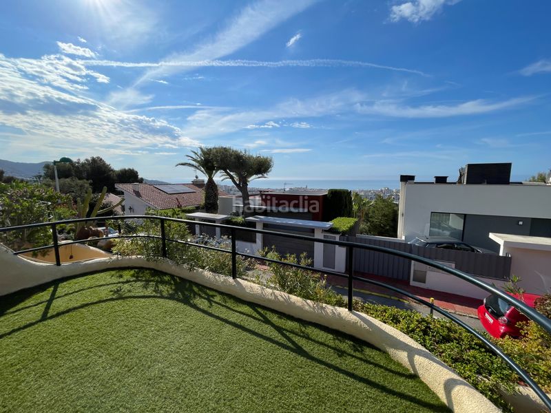 Foto c0c9a103-635b-4d37-990b-b51007abc93f. Casa adossada amb xemeneia calefacció aparcament piscina a Sitges