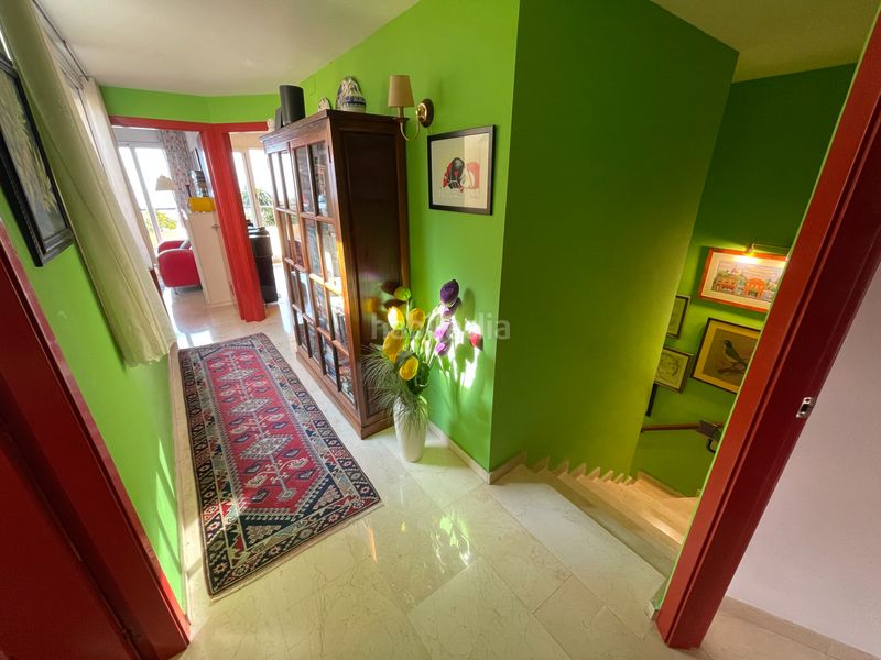 Foto f4ec336f-e776-47b6-8b7b-5ff287a48884. Casa adossada amb xemeneia calefacció aparcament piscina a Sitges
