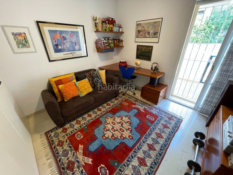 Foto f5f197a9-3b54-418e-9c35-1390f8bd3209. Casa adossada amb xemeneia calefacció aparcament piscina a Sitges