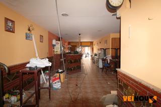 Business premise  Carrer d'iscle soler. Local difano en dos plantas