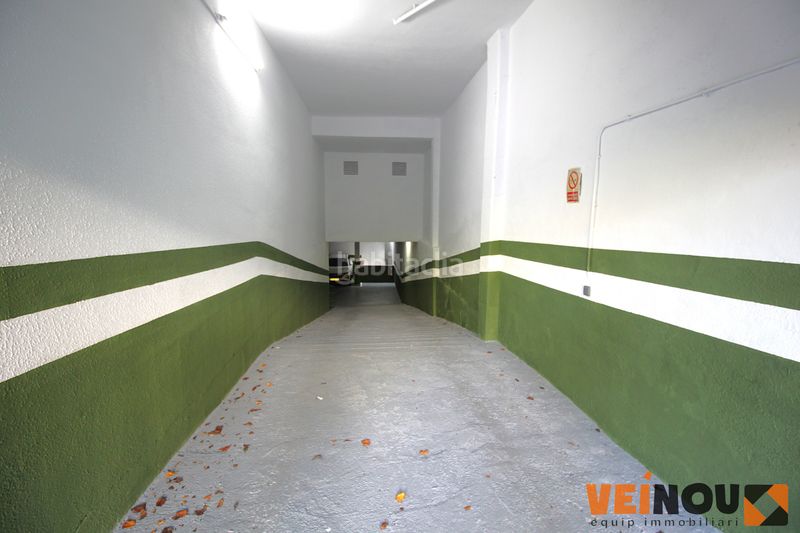 Foto a5466375-da42-481b-8e3c-24e777378ffa. Aparcament cotxe a Sants Barcelona
