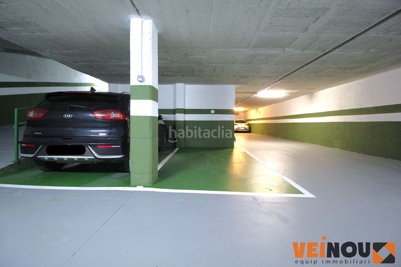 Foto ad787de2-c485-4f3a-9f4c-1ab15e96ff19. Aparcament cotxe a Sants Barcelona