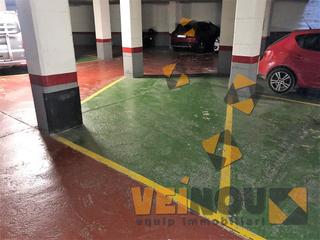 Aparcament cotxe  Carrer del tinent flomesta. Amplio garaje en sants