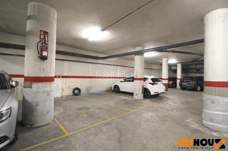 Foto 272a1e1c-242b-4ad4-a918-57d5bbdf1193. Parking voiture dans Sants-Badal Barcelona