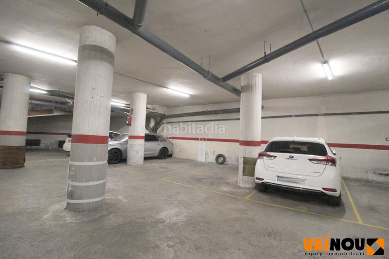 Foto 97ba65de-51e4-45b4-9a32-4d6897cbd7ee. Parking voiture dans Sants-Badal Barcelona