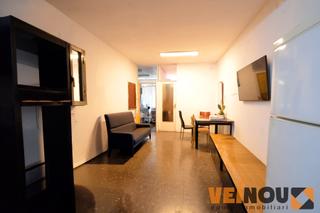 Local Comercial a Hostafrancs. Barrio de hostafrancs. se vende entresuelo con ascensor de 83 m