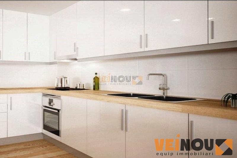 Foto ce9c456f-c4ec-40f8-a012-c098b622dd7a. Local comercial a Hostafrancs Barcelona