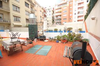 Flat  Carrer de lucà. Piso con terraza de 50m².
