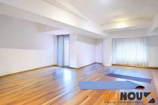 Local Comercial  Carrer creu coberta. Local en venta en calle creu coberta