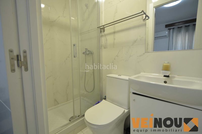 Foto 4c3d7c2f-52f6-44a0-b2e1-e6d226d2a2e2. Pis amb calefacció a Baix Guinardó Barcelona