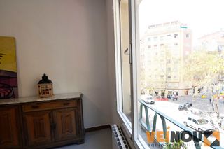 Piso  Carrer de padilla. Amplio piso de 5 dormitorios en finca clásica – sagrada familia.