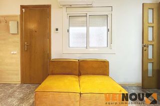 Piso  Carrer bòbiles. Piso exterior de 2 habitaciones listo para entrar a vivir en l'h