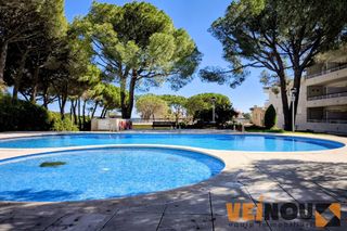 Estudio  Carrer de josep pla. Estudio con terraza, piscina y luz natural a 300 m del mar en la