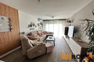 Etagenwohnung  Carrer de sants. Exclusiva vivienda en plena carretera de sants.