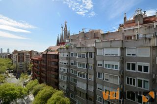 Flat  Carrer de lepant. Piso reformado de 80 m² junto a la sagrada familia, en finca con