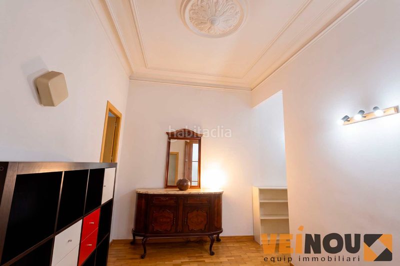 Foto b9674caa-a2b0-4c66-8fb0-931f47f7cbc5. Pis a Sant Antoni Barcelona