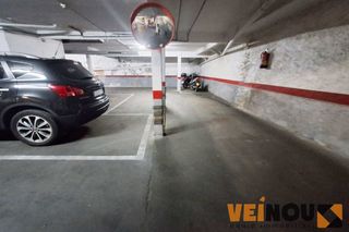 Aparcament cotxe a Carrer de Leiva
