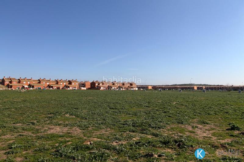 Foto 633792c7-b128-44f4-bdaa-24a0e72306ee. Terreno residenziale in Barcience