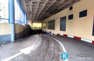 Autoparkplatz  De perú. Garaje en venta en valleaguado.