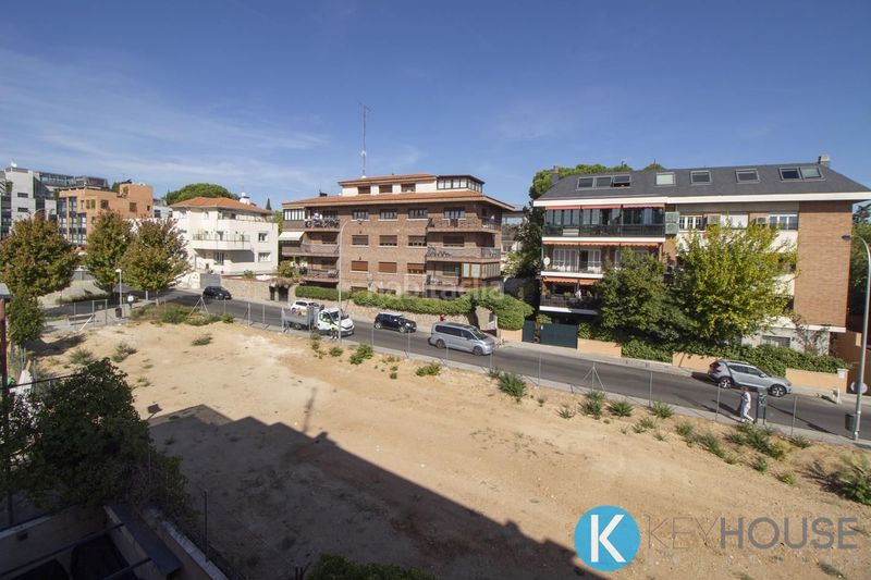 Foto 0d835d60-6e05-41bd-a715-3d88fd99185e. Pis amb calefacció aparcament piscina a Nueva España Madrid