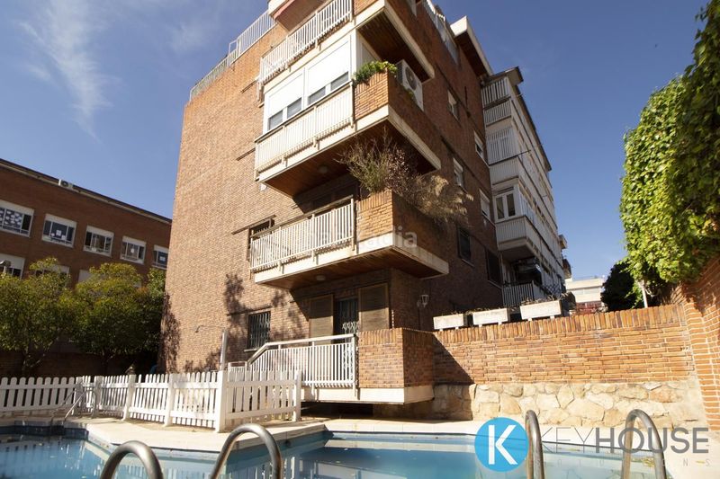 Foto b595dca4-9739-4512-9f77-d13770734569. Pis amb calefacció aparcament piscina a Nueva España Madrid