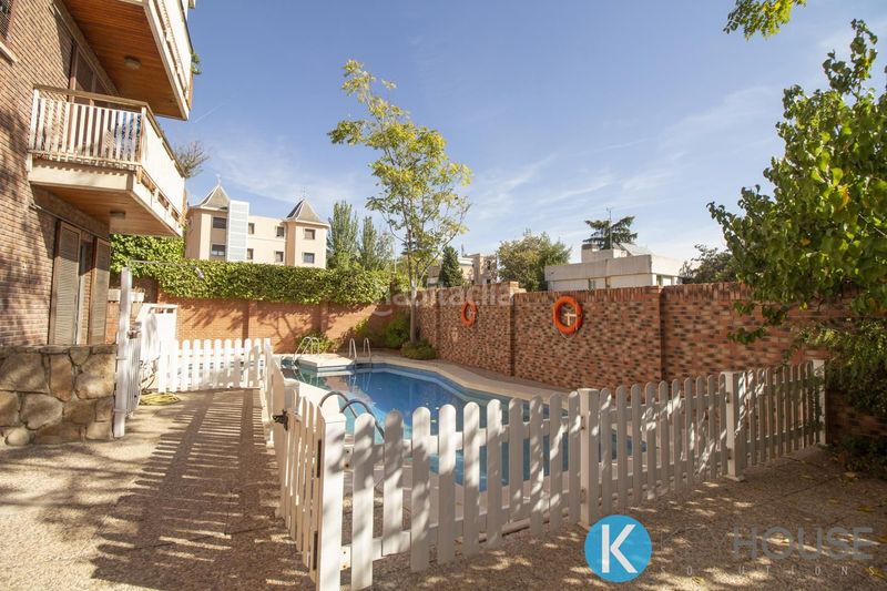 Foto fdc98361-4409-44f5-9488-5e03028dc3ee. Pis amb calefacció aparcament piscina a Nueva España Madrid