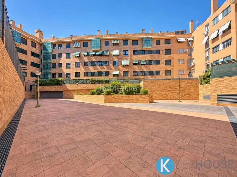 Foto 9aa64790-4f96-4558-8bad-b5c4f8dfacdb. Duplex con riscaldamento parcheggio in Montserrat-Parque Empresarial San Fernando de Henares