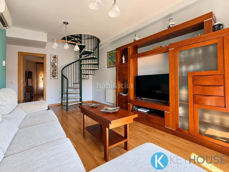 Foto a2ba2ab2-b6ca-4848-ac09-e48f7bb9fd38. Duplex con riscaldamento parcheggio in Montserrat-Parque Empresarial San Fernando de Henares