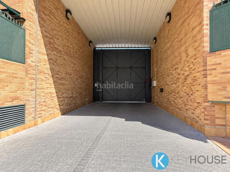 Foto b3ef3890-049d-403a-9446-297b56931f08. Duplex con riscaldamento parcheggio in Montserrat-Parque Empresarial San Fernando de Henares