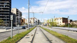 Local amb llogater en Les Planes. Local en inversión - hospitalet de llobregat