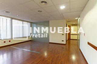 Location Bureau  Valencia. En finca modernista