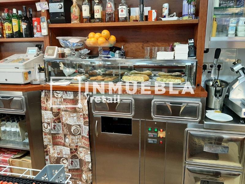 Foto 27d6c9d9-c1e8-42b6-881d-2a3973fbadb9. Alquiler local comercial con antigua licencia c1 con salida de humos en Barcelona