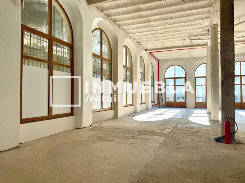 Foto f0b410c8-abb8-412c-a6a5-f74e88ab40f2. Lloguer oficina a ample 13 a Gòtic Barcelona