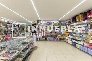 Lloguer Local Comercial a Rambla del raval 2. Local disponible en alquiler en la mejor zona del raval