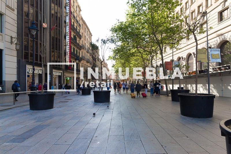 Foto 9f03e1e0-4f92-4e1d-a0dc-598da8437dad. Alquiler local comercial en carrer ample 30 en Gòtic Barcelona