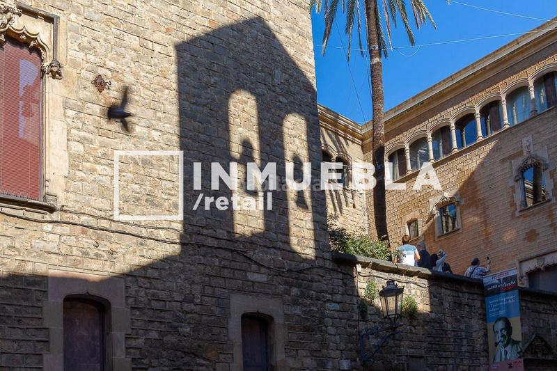 Foto b13cf2e0-18c7-4b86-8e80-adeb5632b432. Alquiler local comercial en carrer ample 30 en Gòtic Barcelona