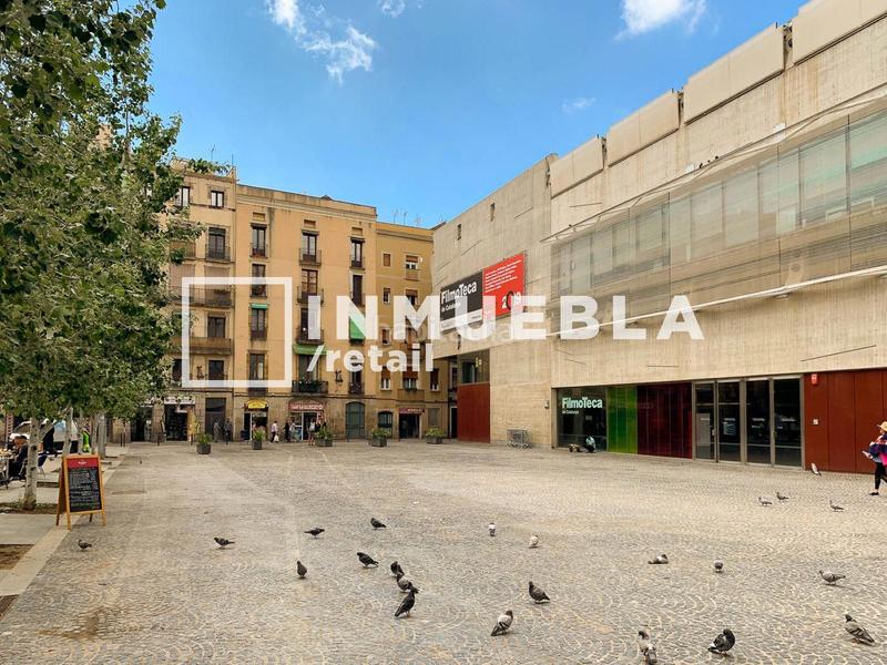 Foto a04ad104-f9c4-4a9e-8660-050083b0f0e7. Local comercial a d´en robadors 18 a Raval Barcelona