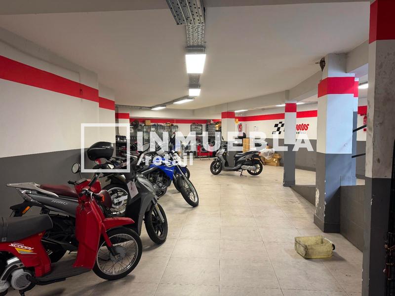 Foto e824f5f9-06c6-4a9b-886d-be40bf0cc8a6. Local comercial a Barri de les Corts Barcelona